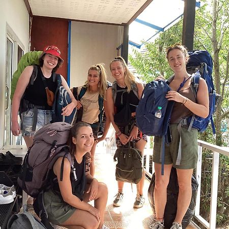 Sweed Dee Seaview Hostel Phi Phi-eilanden Buitenkant foto