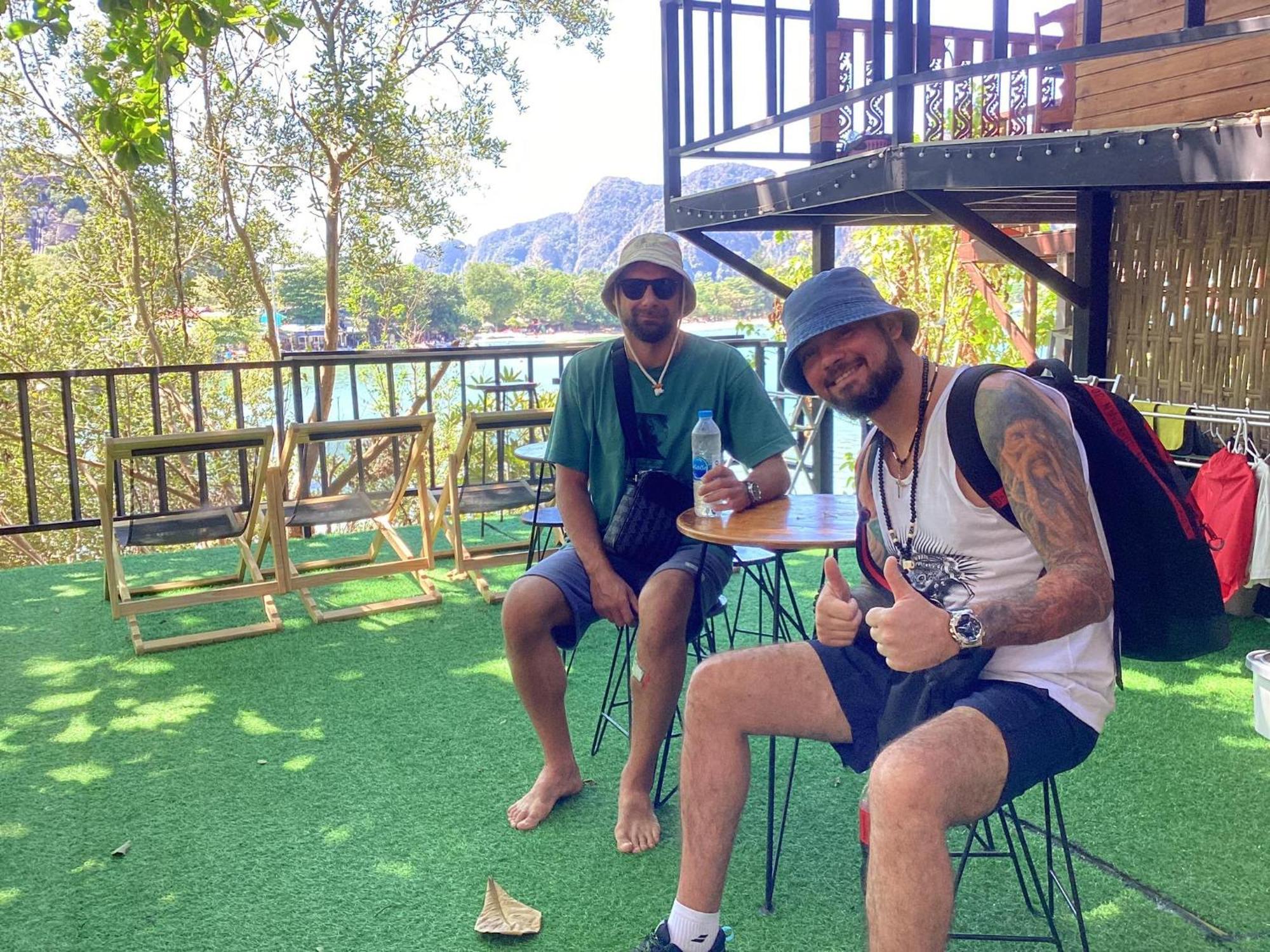 Sweed Dee Seaview Hostel Phi Phi-eilanden Buitenkant foto