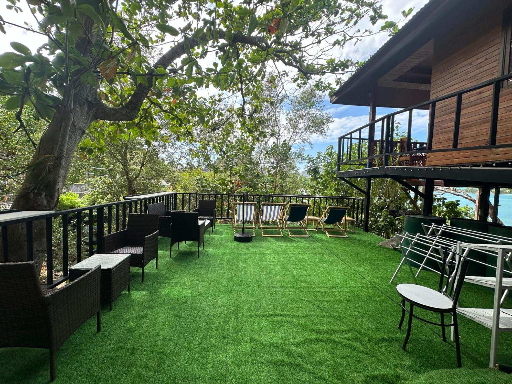 Sweed Dee Seaview Hostel Phi Phi-eilanden Buitenkant foto